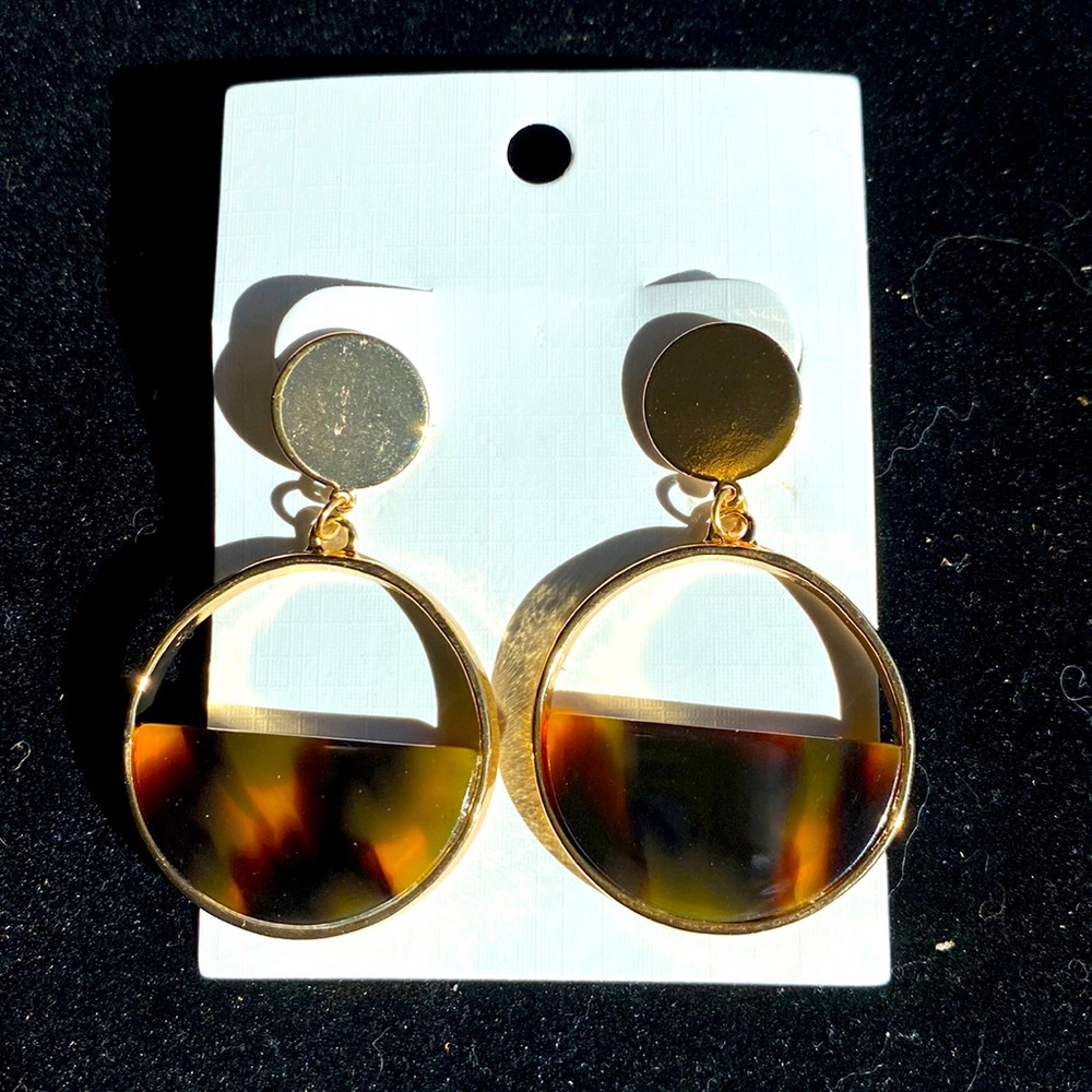 Gold tortoise shell acrylic dangle earrings